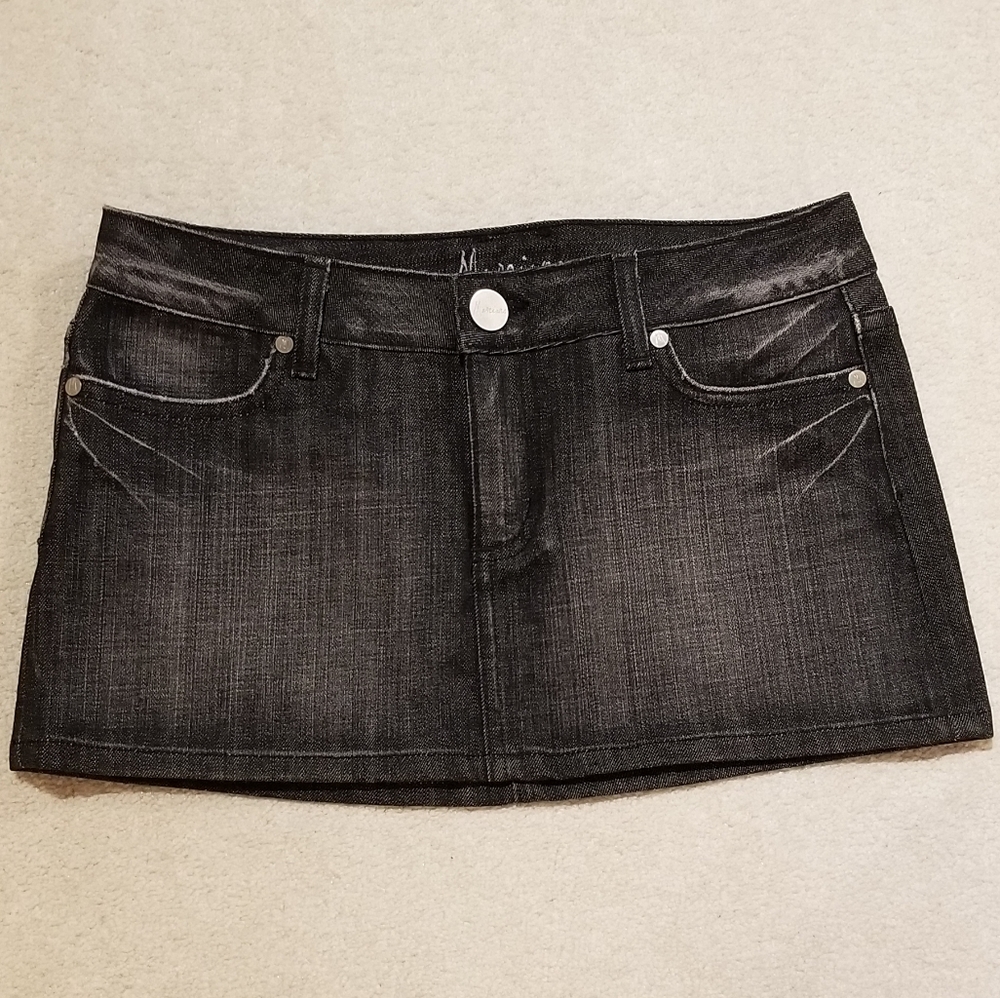 Marciano, size 27 mini skirt